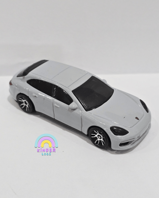 Hot Wheels Porsche Panamera Turbo S (Uncarded) - Kinder Logs