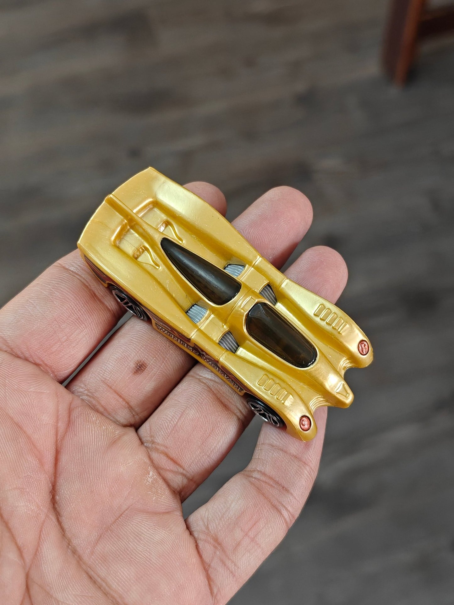 Hot Wheels Power Pistons Wonder Woman Car - Gold (Uncarded - New) - Kinder Logs