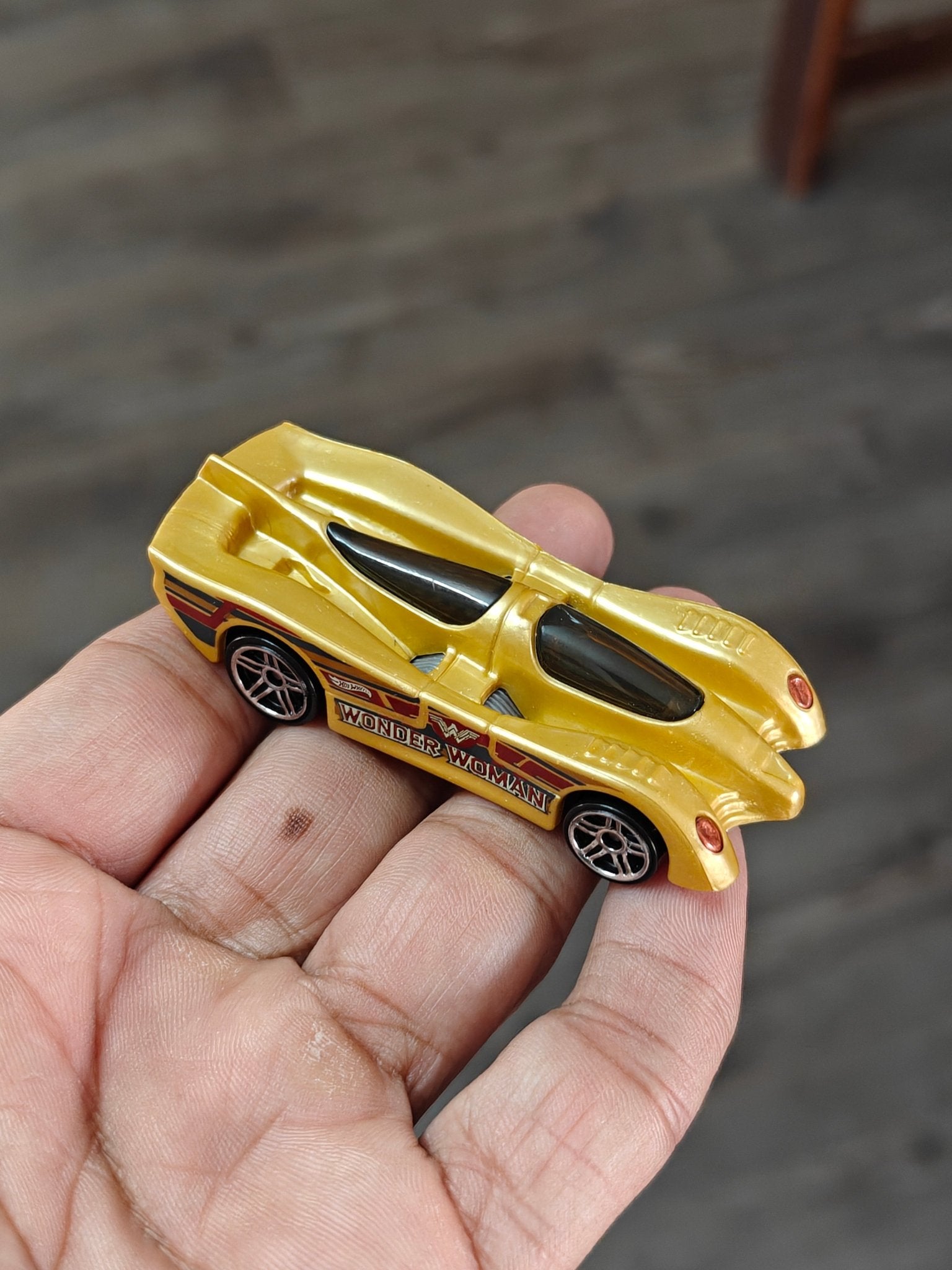 Hot Wheels Power Pistons Wonder Woman Car - Gold (Uncarded - New) - Kinder Logs