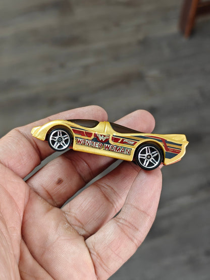 Hot Wheels Power Pistons Wonder Woman Car - Gold (Uncarded - New) - Kinder Logs