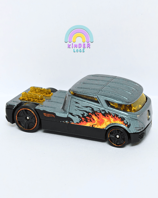 Hot Wheels Qombee Flames Edition (Pre - Owned Car) - Kinder Logs