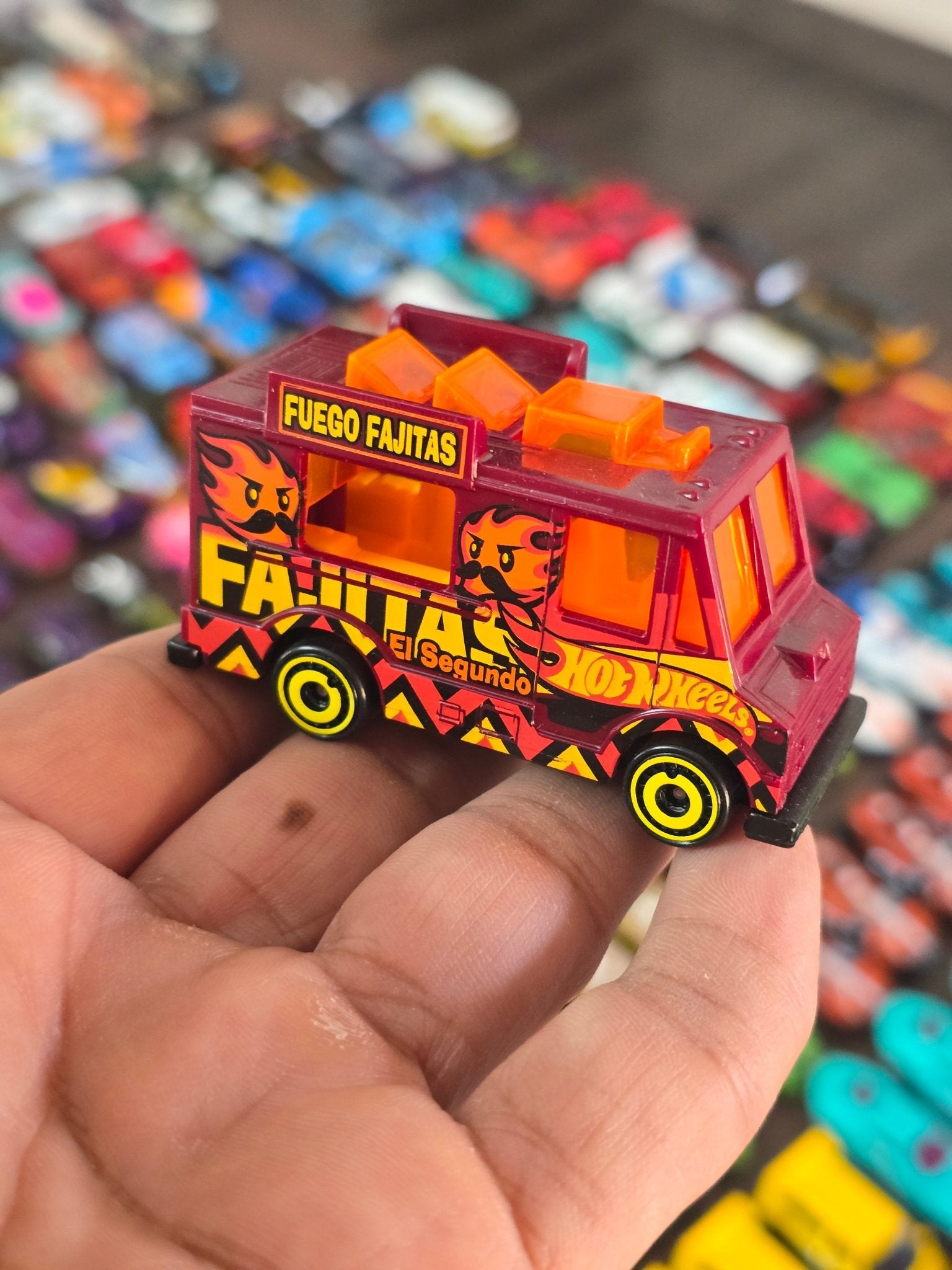 Hot Wheels Quick Bite Fajita Truck - Maroon (Uncarded - New) - Kinder Logs