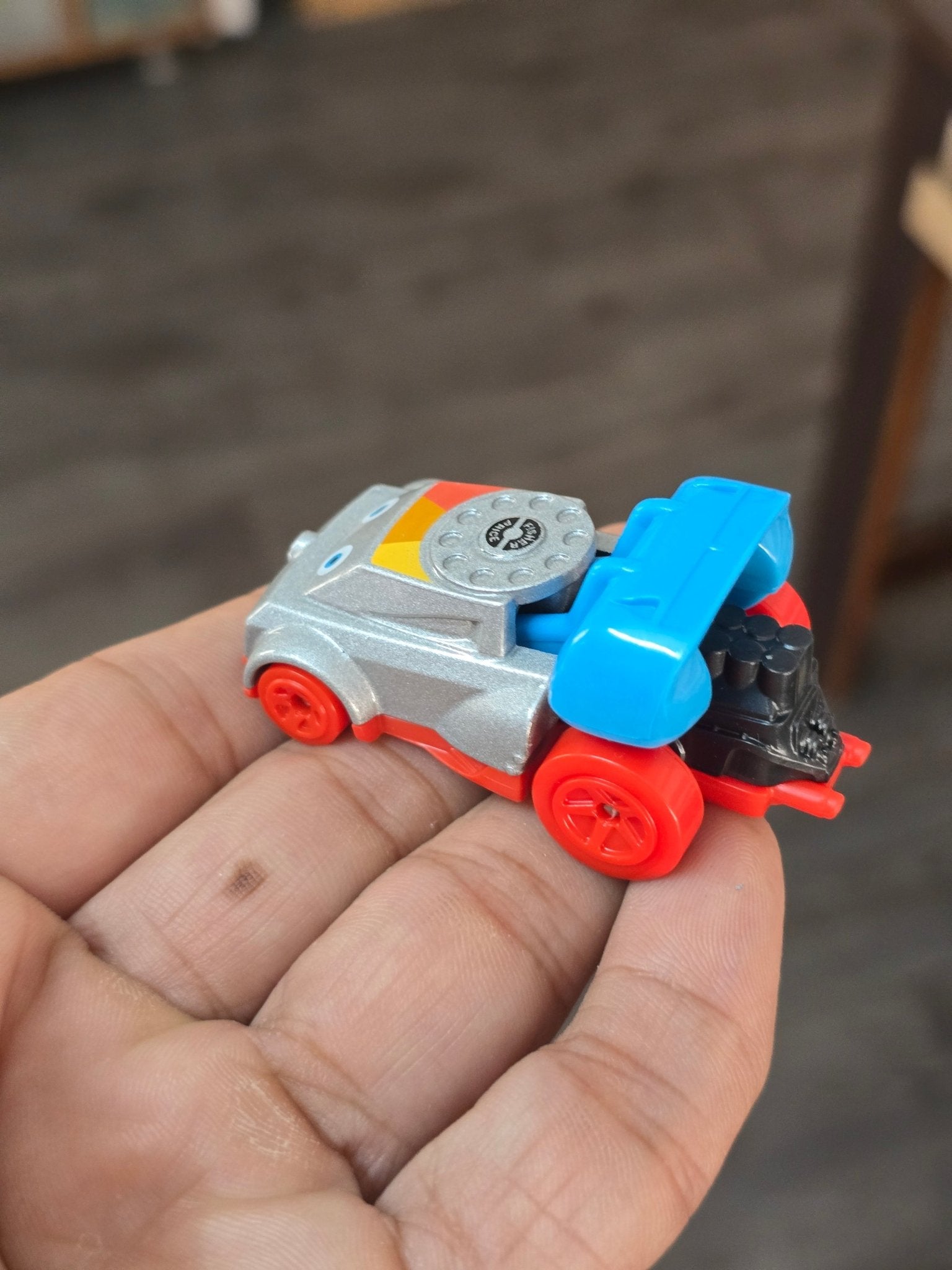 Hot Wheels Quick Chat - Grey (Uncarded - New) - Kinder Logs