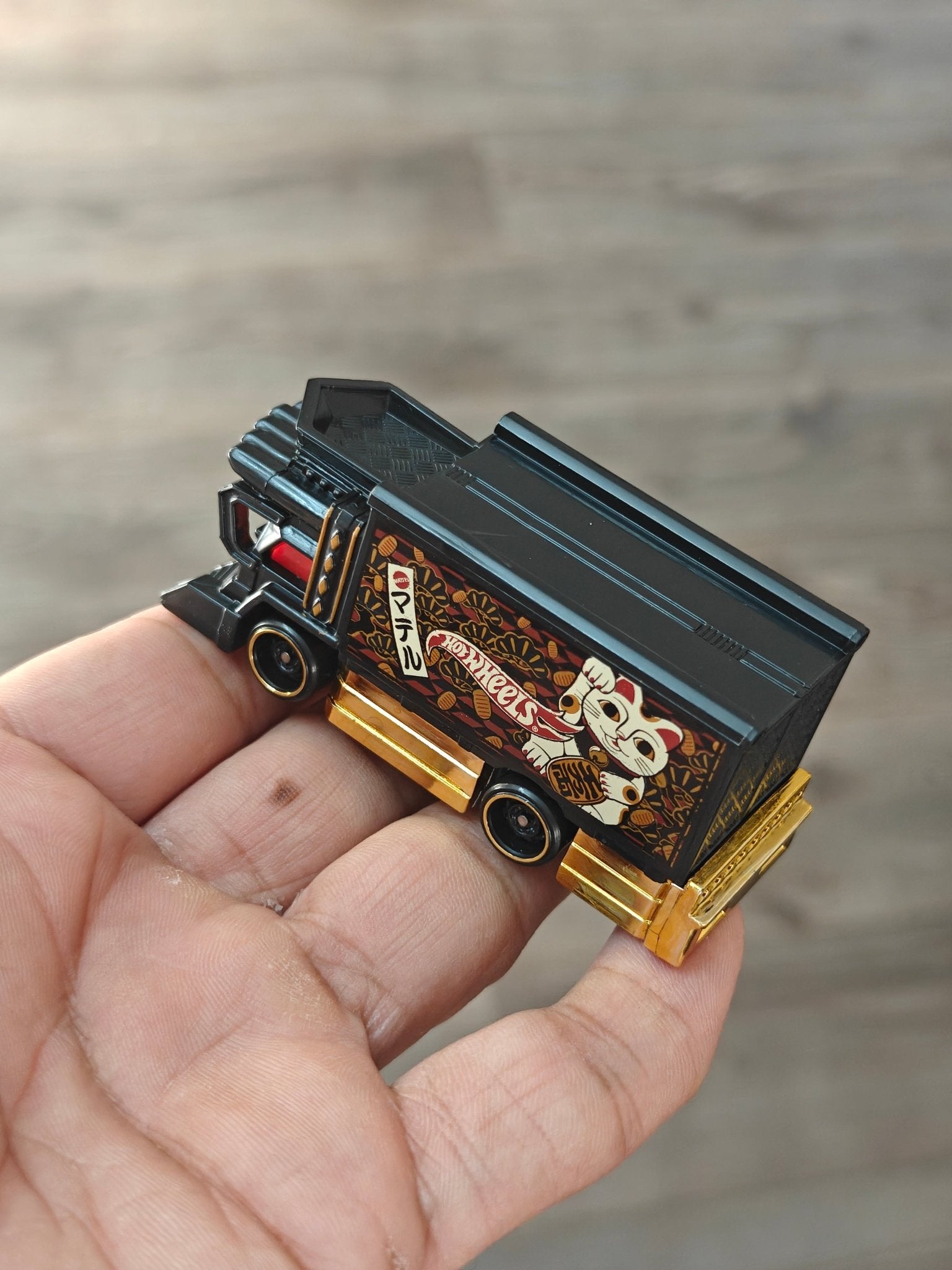 Hot Wheels Raijin Express - Black (Uncarded - New) - Kinder Logs