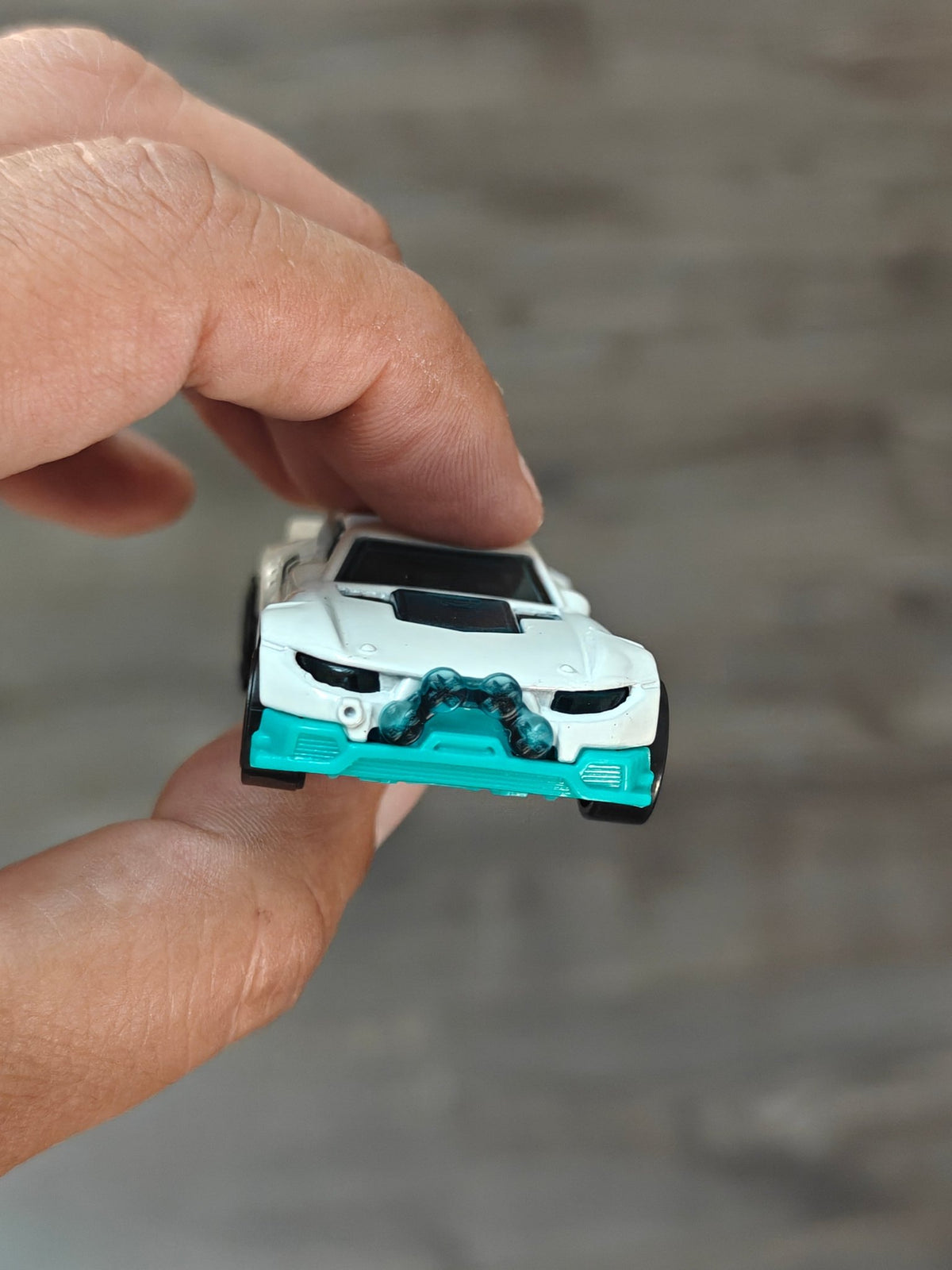 Hot Wheels Rally Cat - White (Uncarded - New) - Kinder Logs
