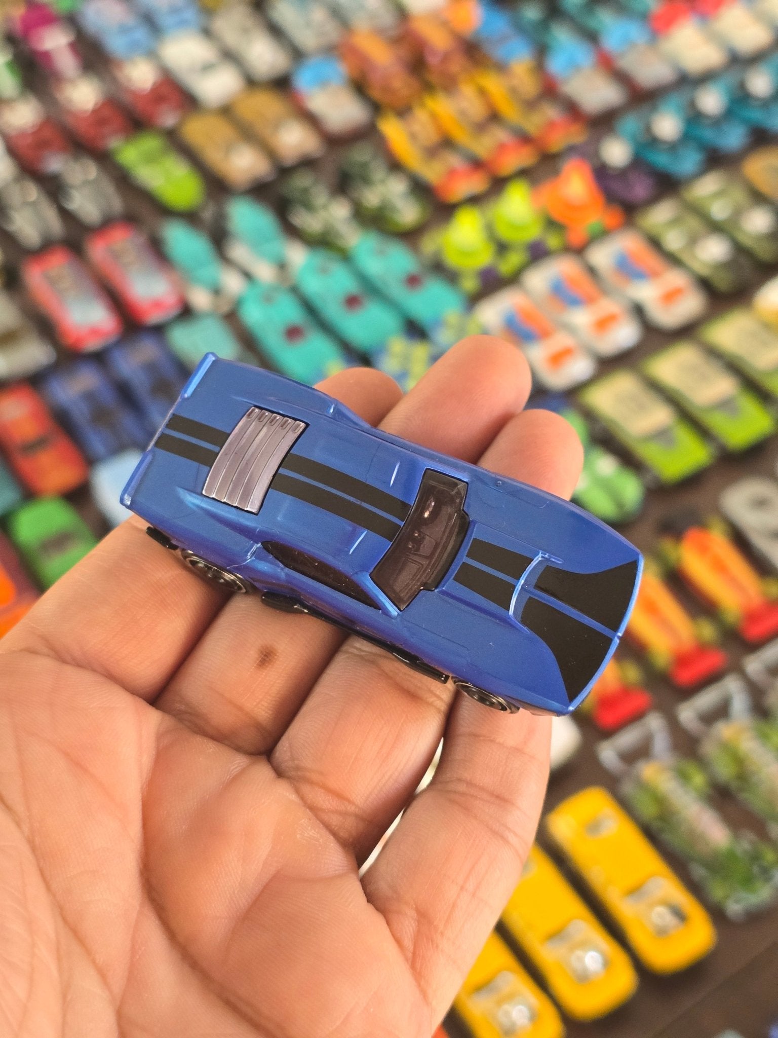 Hot Wheels Ravenger S/T - Blue (Uncarded - New) - Kinder Logs