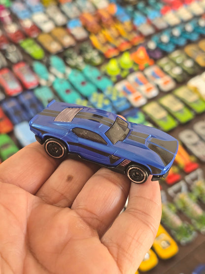 Hot Wheels Ravenger S/T - Blue (Uncarded - New) - Kinder Logs