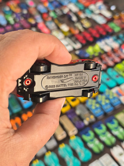 Hot Wheels Ravenger S/T - Red (Uncarded - New) - Kinder Logs