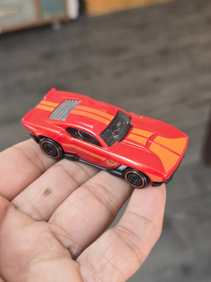 Hot Wheels Ravenger S/T - Red (Uncarded - New) - Kinder Logs