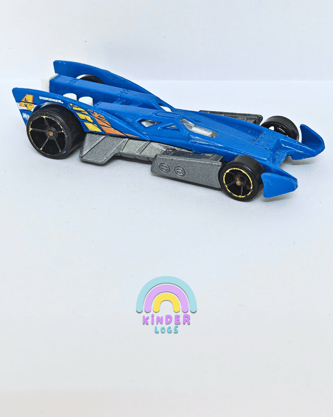 Hot Wheels RD - 10 - Blue (Pre - Owned Car) - Kinder Logs