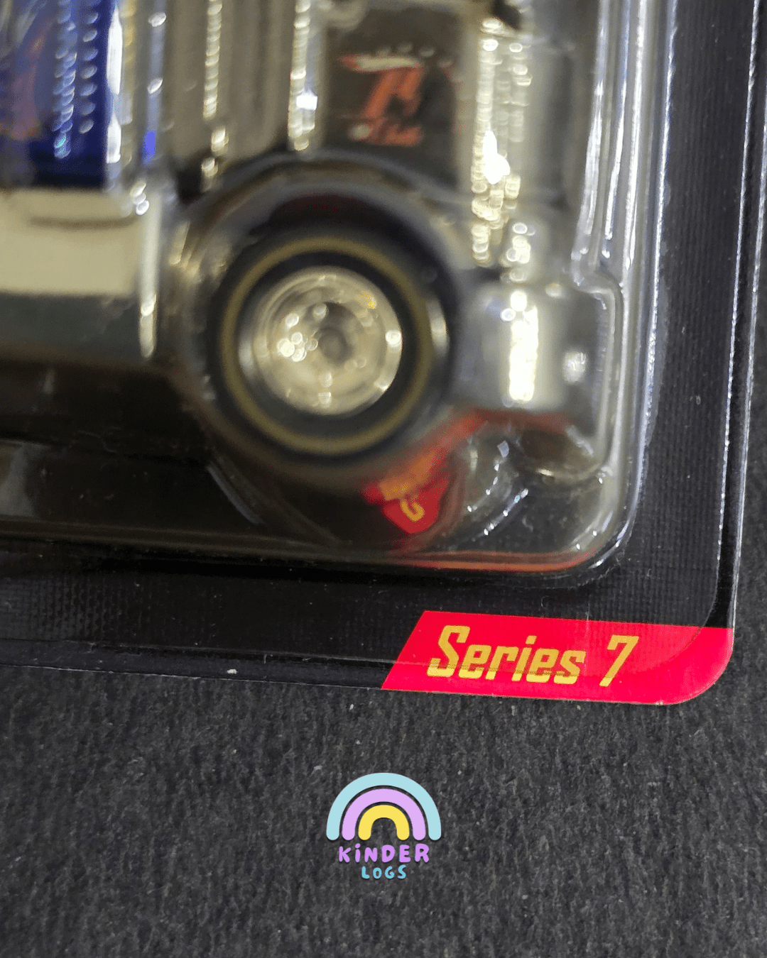 Hot Wheels Real Riders Hiway Hauler - Series 7 (Imported) - Kinder Logs