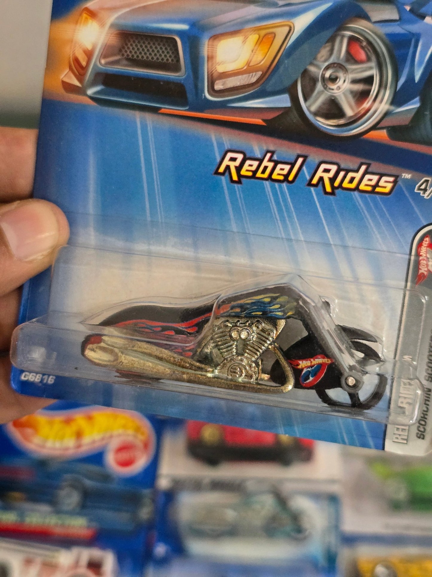 Hot Wheels Rebel Rides Scorchin' Scooter - Collector No. 079 - Kinder Logs