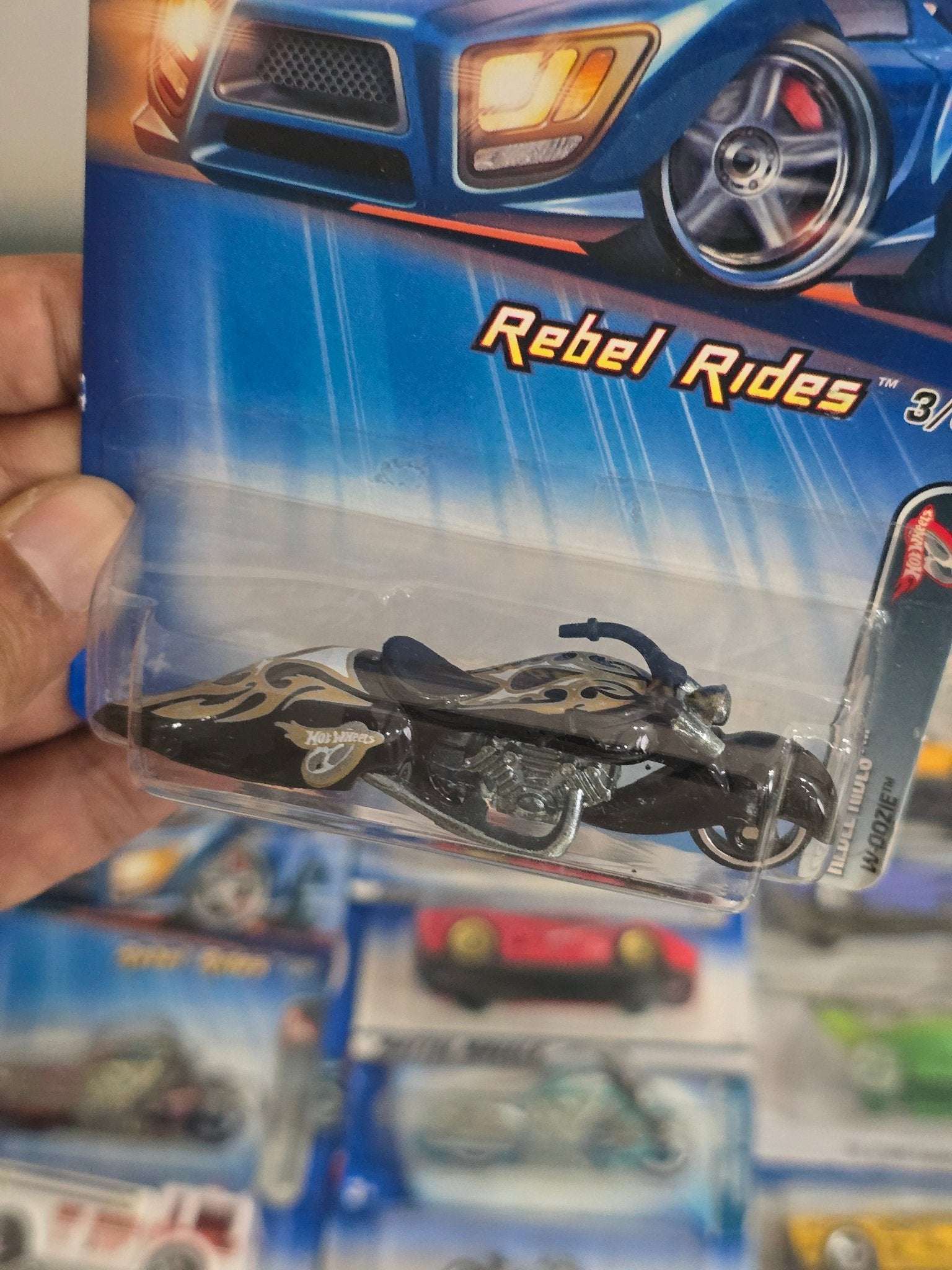 Hot Wheels Rebel Rides W - OOZIE - Collector No. 078 (Black) - Kinder Logs