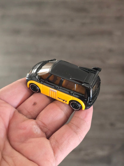 Hot Wheels Renault Espace F1 - Black (Uncarded - New) - Kinder Logs