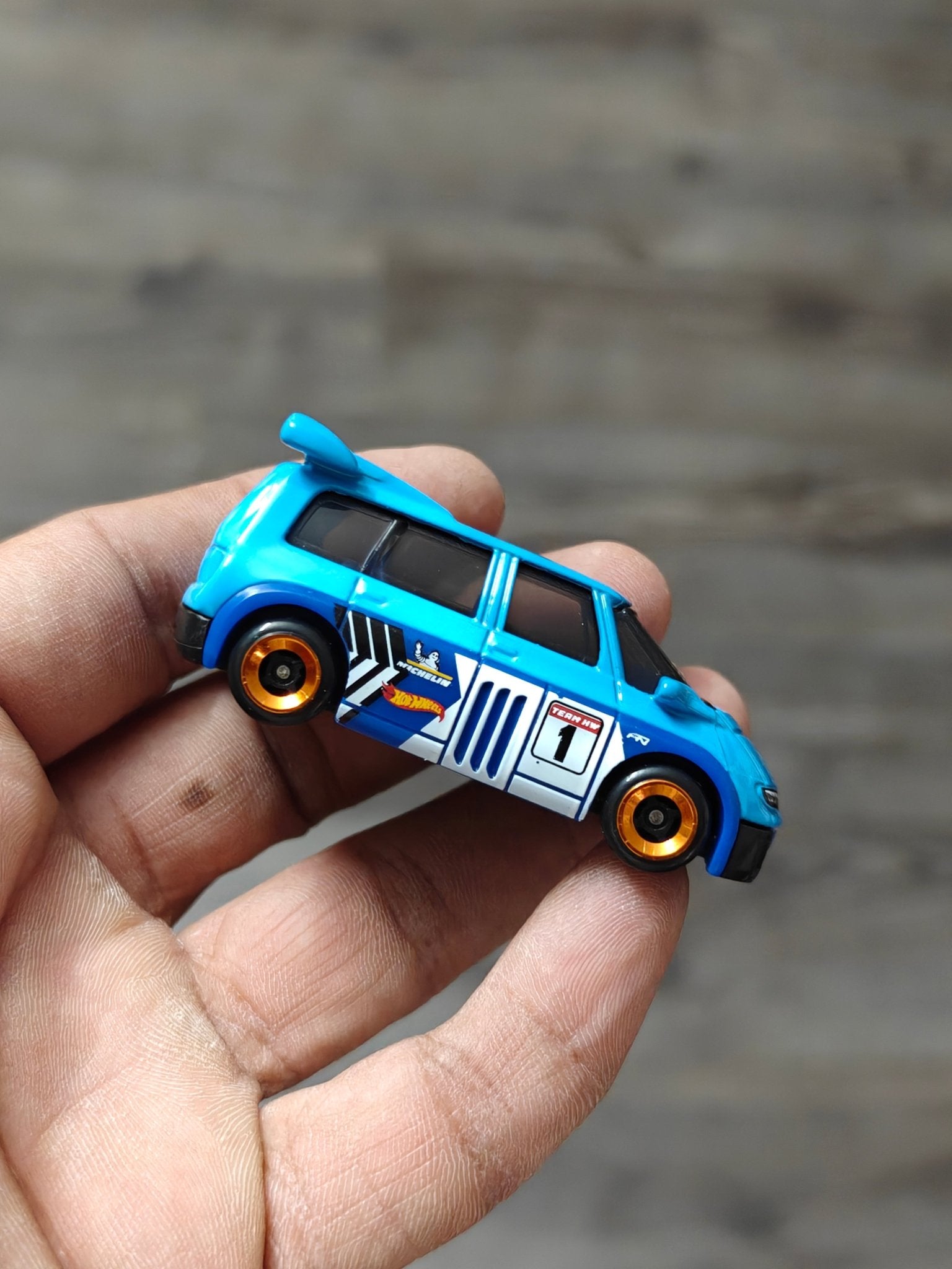 Hot Wheels Renault Espace F1 - Blue (Uncarded - New) - Kinder Logs