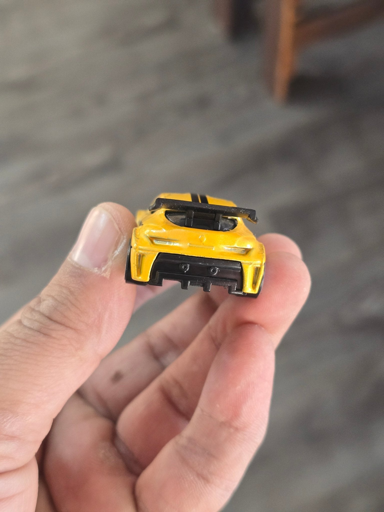 Hot Wheels Renault Megane Trophy - Yellow (Uncarded - New) - Kinder Logs