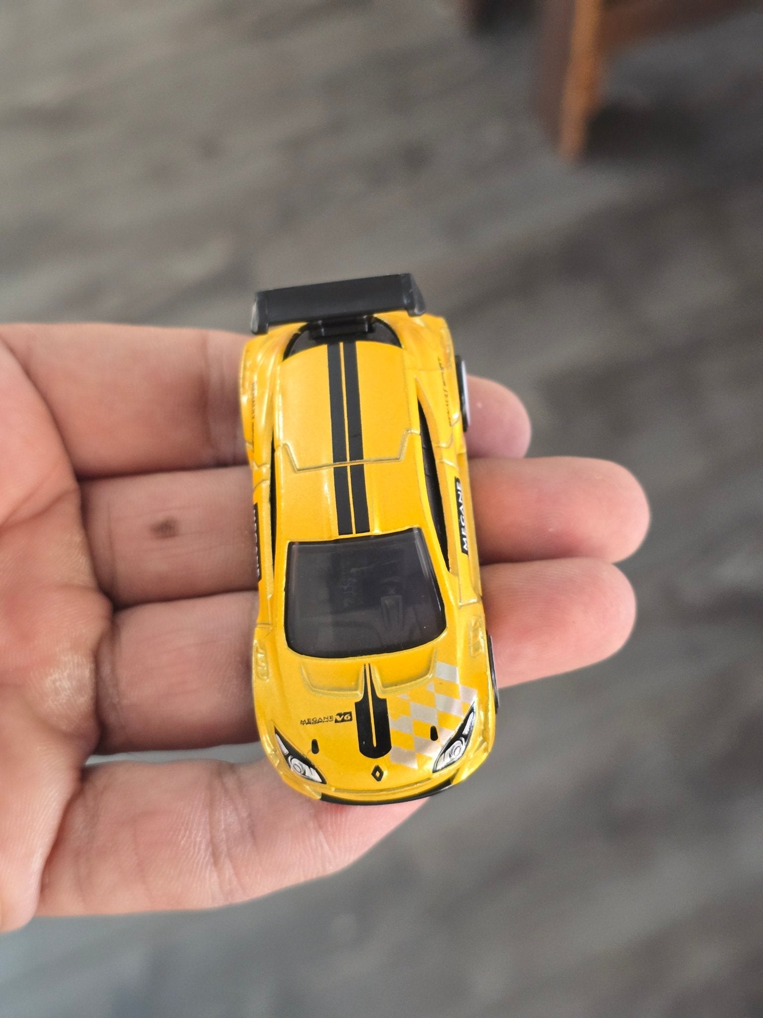 Hot Wheels Renault Megane Trophy - Yellow (Uncarded - New) - Kinder Logs