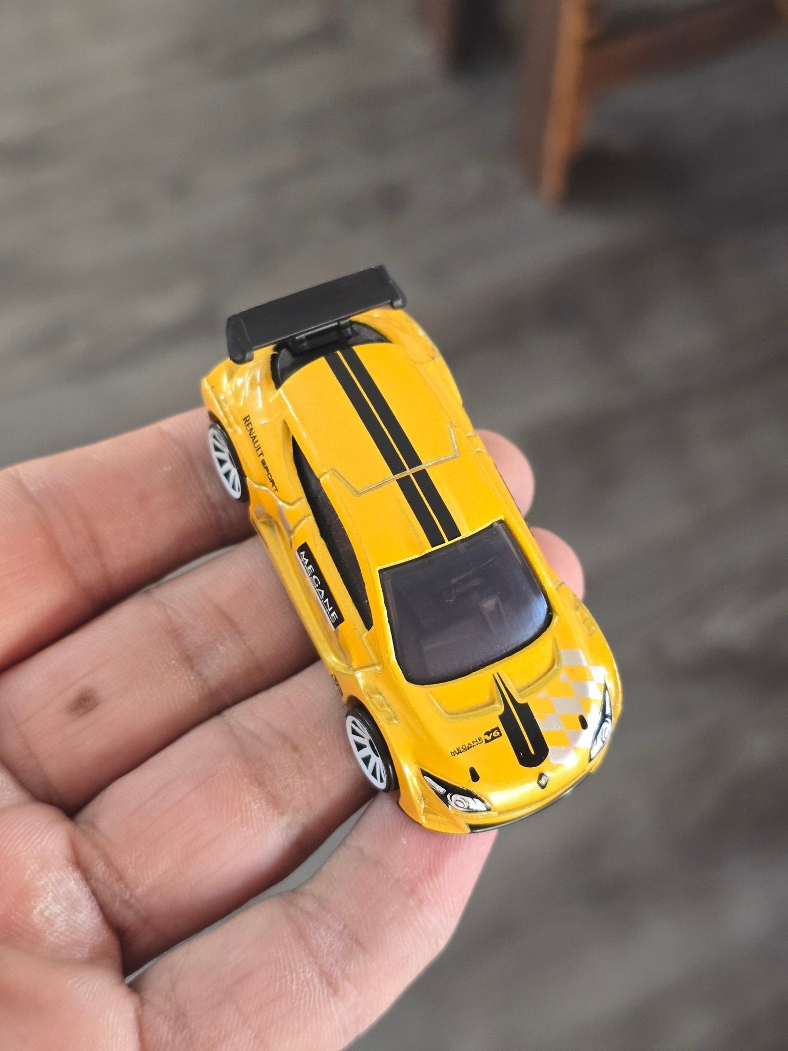 Hot Wheels Renault Megane Trophy - Yellow (Uncarded - New) - Kinder Logs