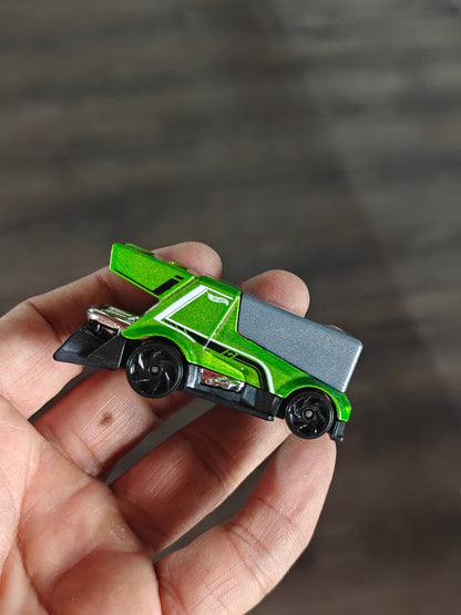Hot Wheels Rink Racer - Green (Uncarded - New) - Kinder Logs