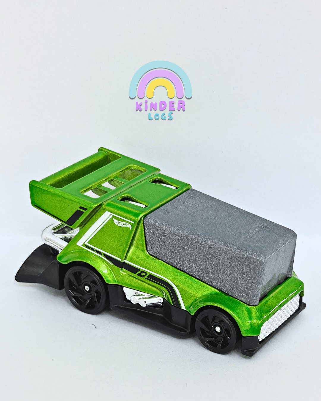 Hot Wheels Rink Racer - Green (Uncarded - New) - Kinder Logs
