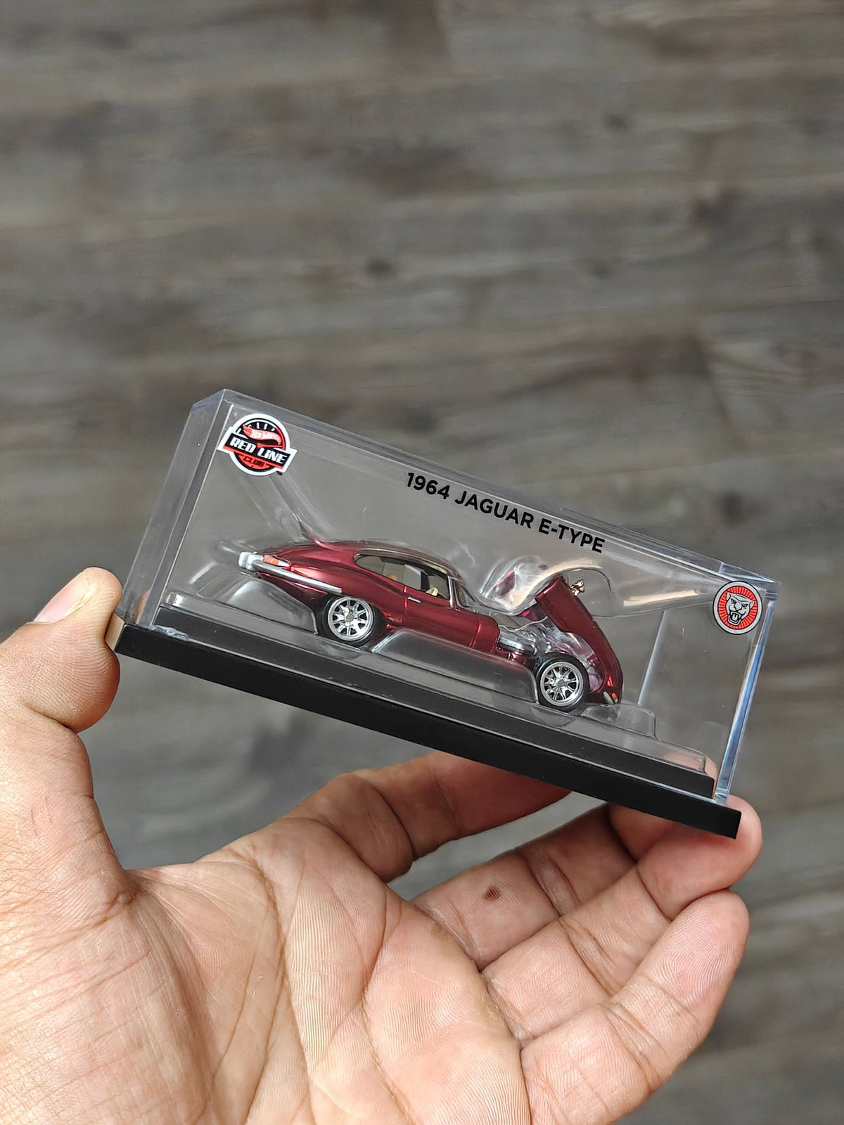 Hot Wheels RLC Exclusive 1964 Jaguar E-Type - Kinder Logs