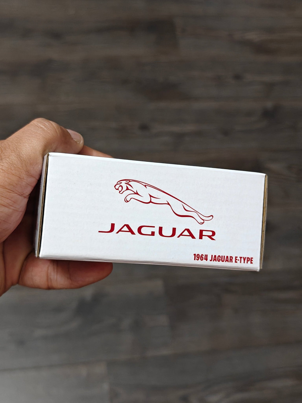 Hot Wheels RLC Exclusive 1964 Jaguar E-Type - Kinder Logs