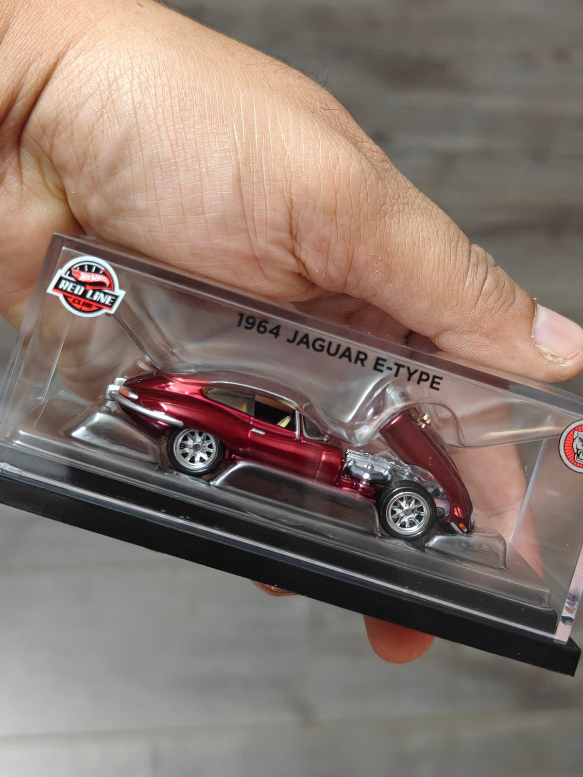 Hot Wheels RLC Exclusive 1964 Jaguar E-Type - Kinder Logs