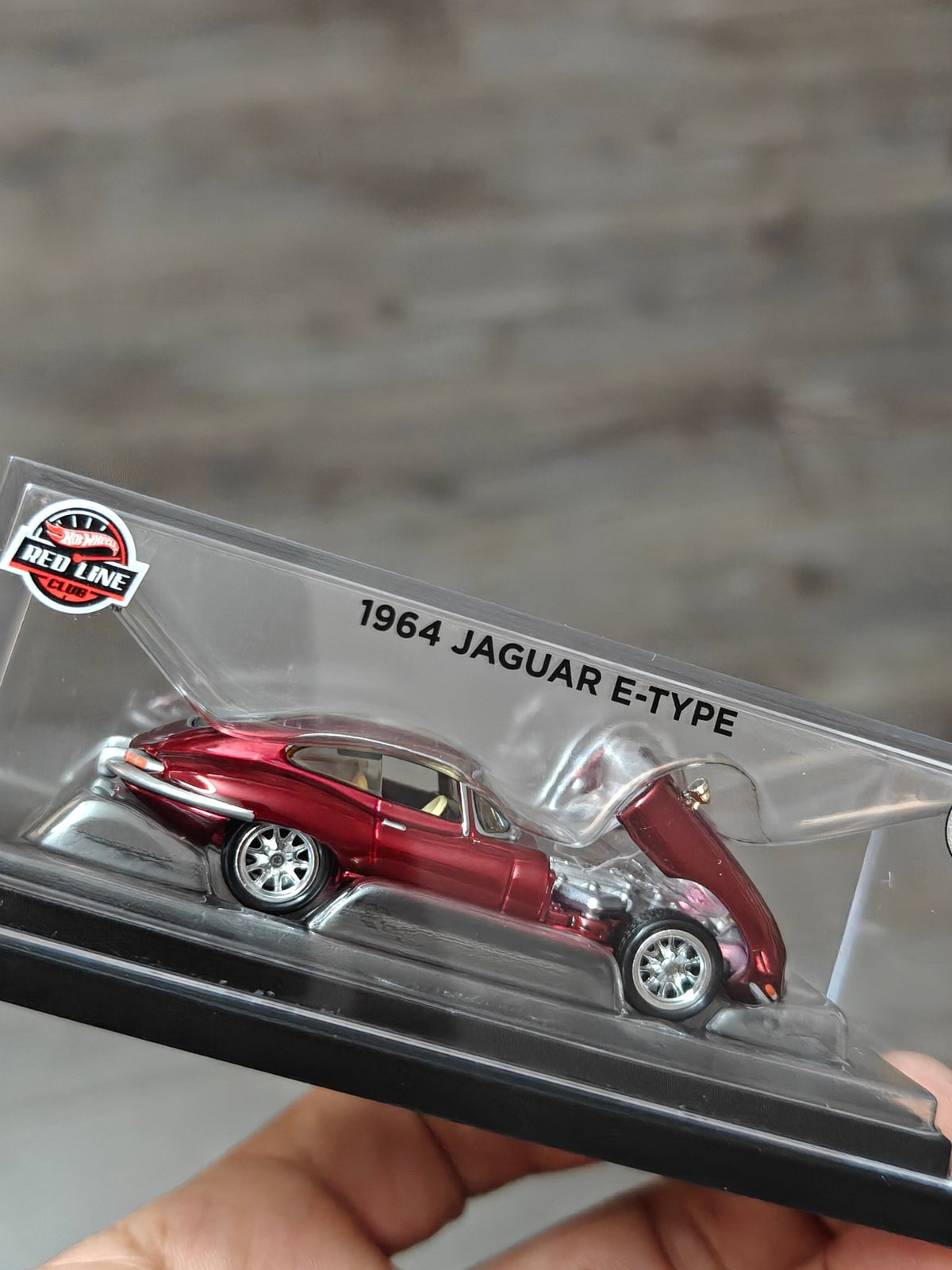 Hot Wheels RLC Exclusive 1964 Jaguar E-Type - Kinder Logs