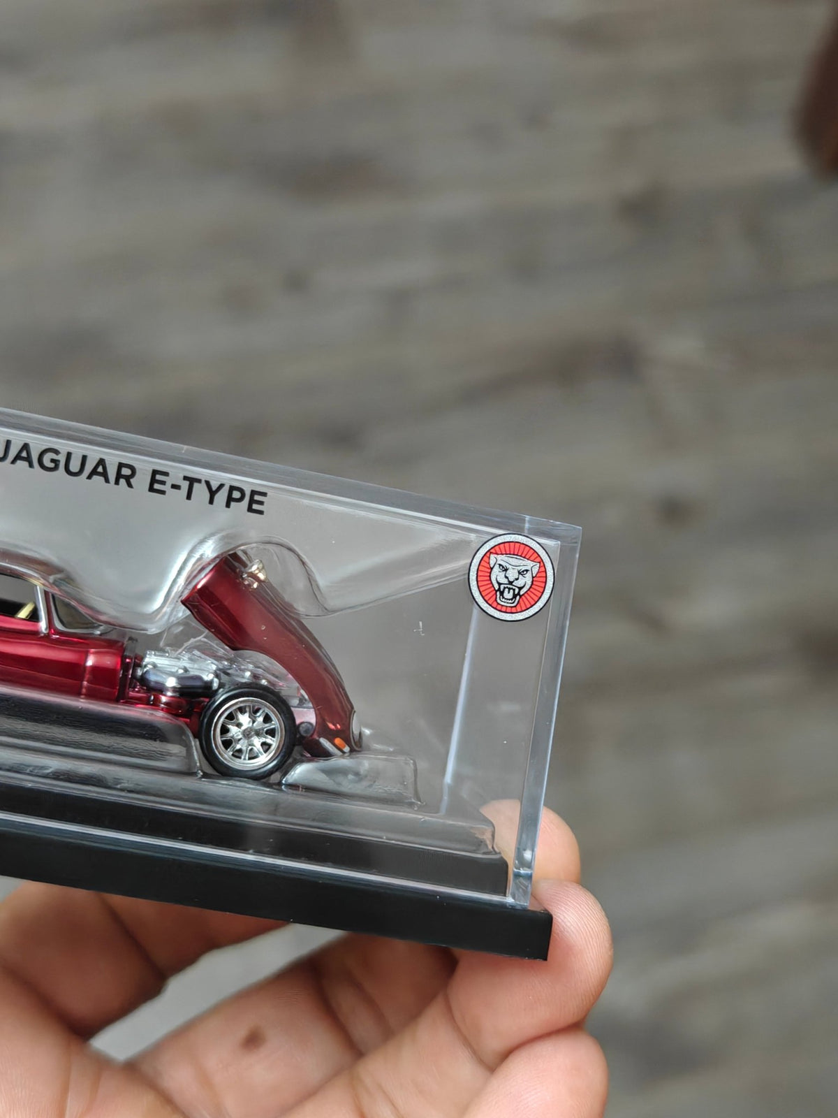 Hot Wheels RLC Exclusive 1964 Jaguar E-Type - Kinder Logs