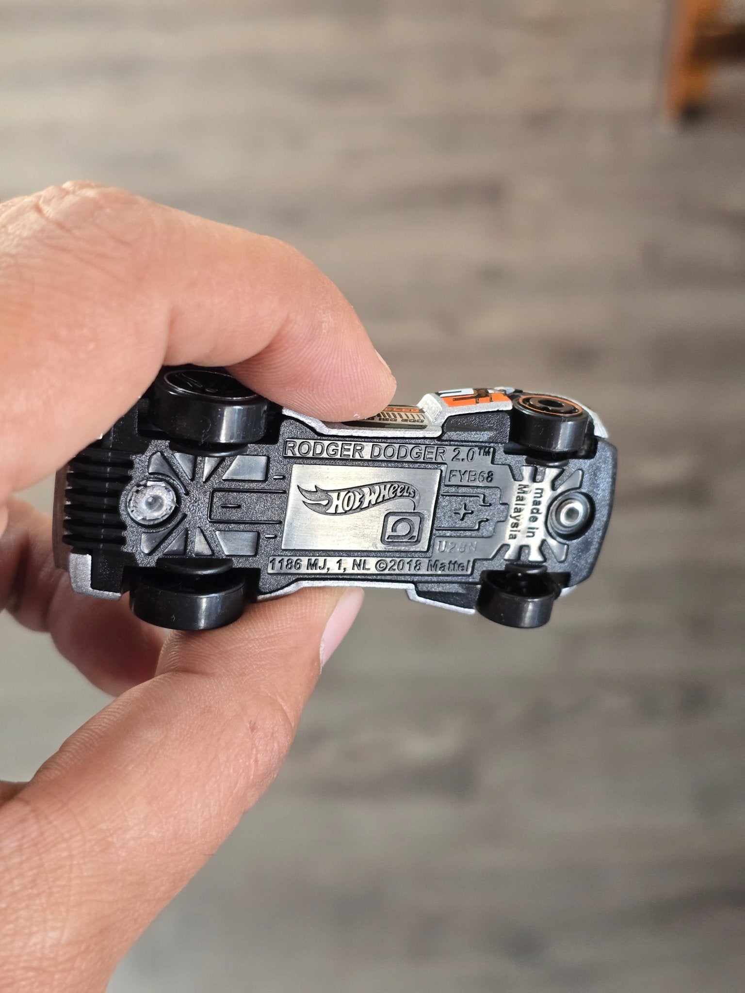 Hot Wheels Rodger Dodger 2.0 - Silver (Uncarded - New) - Kinder Logs