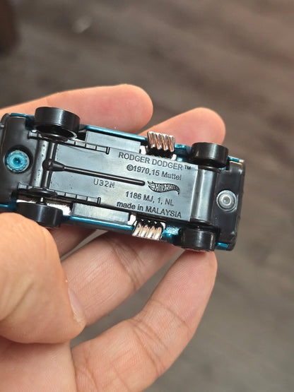 Hot Wheels Rodger Dodger - Teal (Uncarded - New) - Kinder Logs