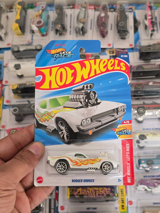 Hot Wheels Rodger Dodger - White (Imported) - Kinder Logs