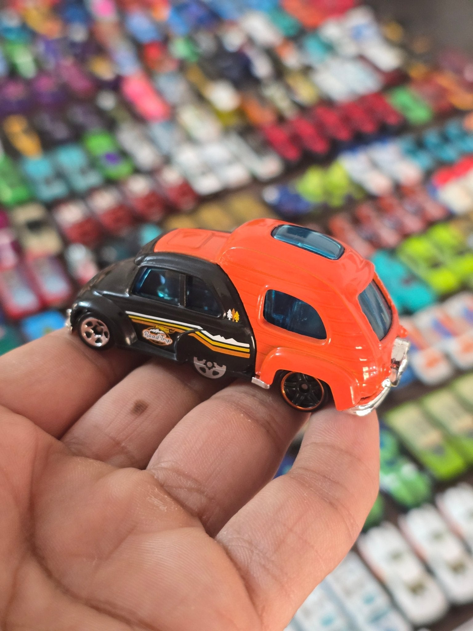 Hot Wheels RV There Yet - Road Trip (Uncarded - New) - Kinder Logs