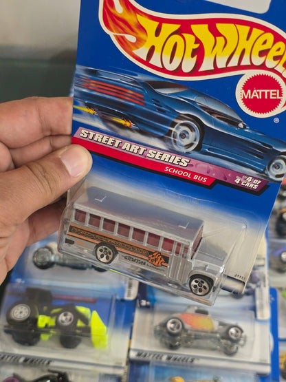 Hot Wheels School Bus - Street Art Series (Old Card) - Kinder Logs