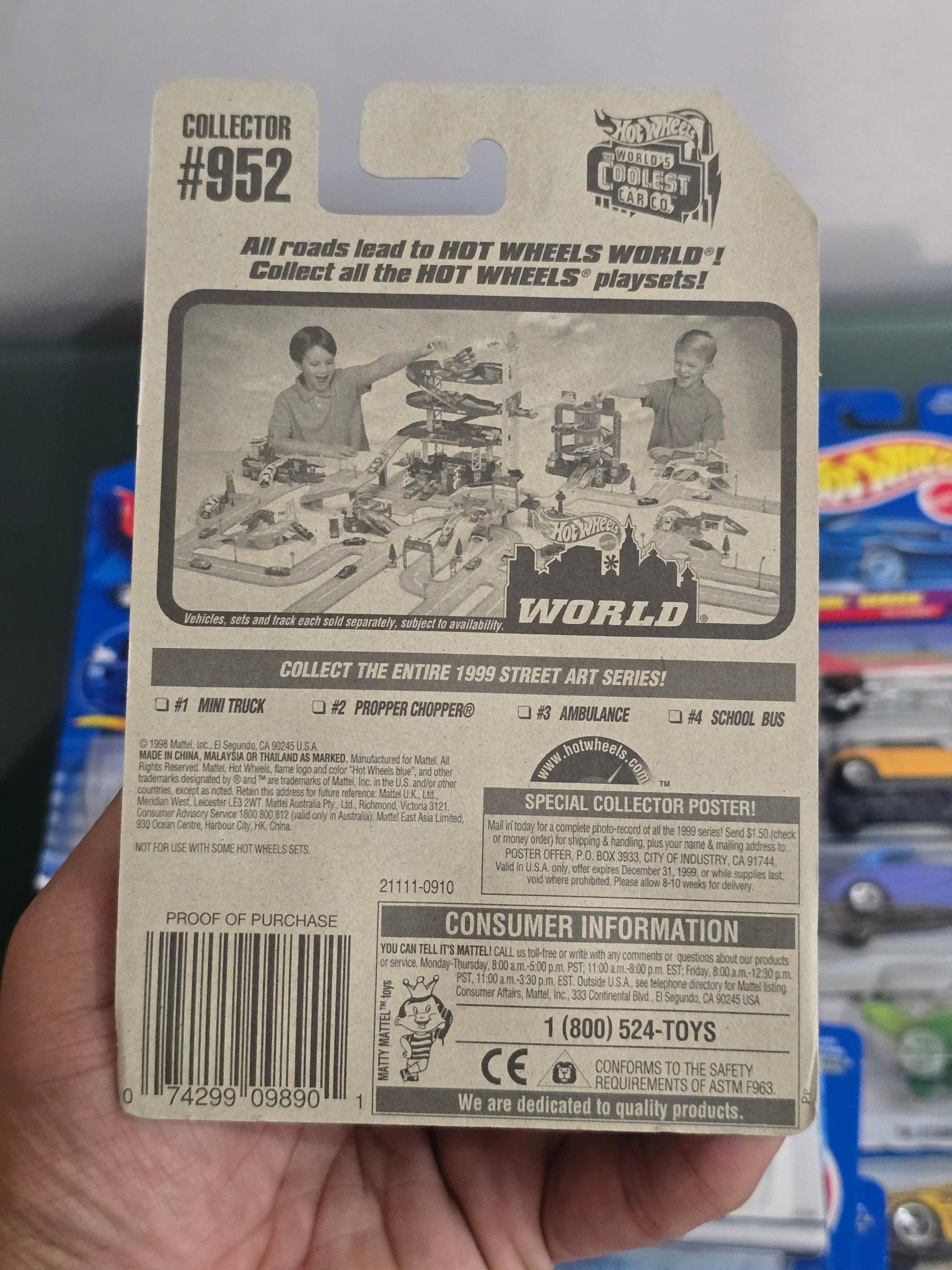 Hot Wheels School Bus - Street Art Series (Old Card) - Kinder Logs