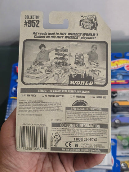 Hot Wheels School Bus - Street Art Series (Old Card) - Kinder Logs