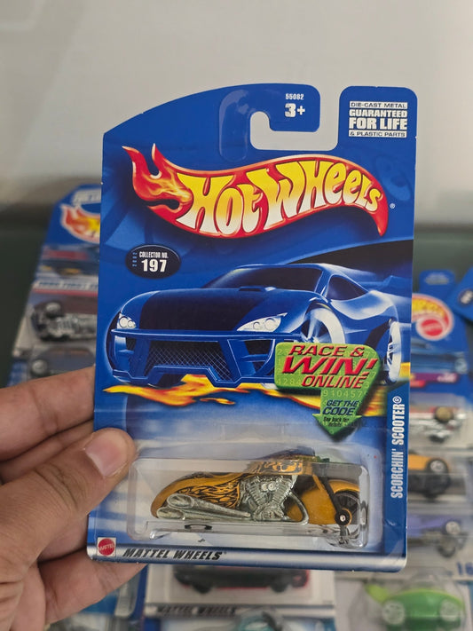 Hot Wheels Scorchin' Scooter - Collector No. 197 - Kinder Logs