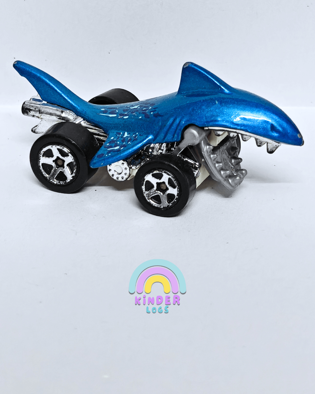 Hot Wheels Shark Bite - Blue (Pre - Owned Car) - Kinder Logs
