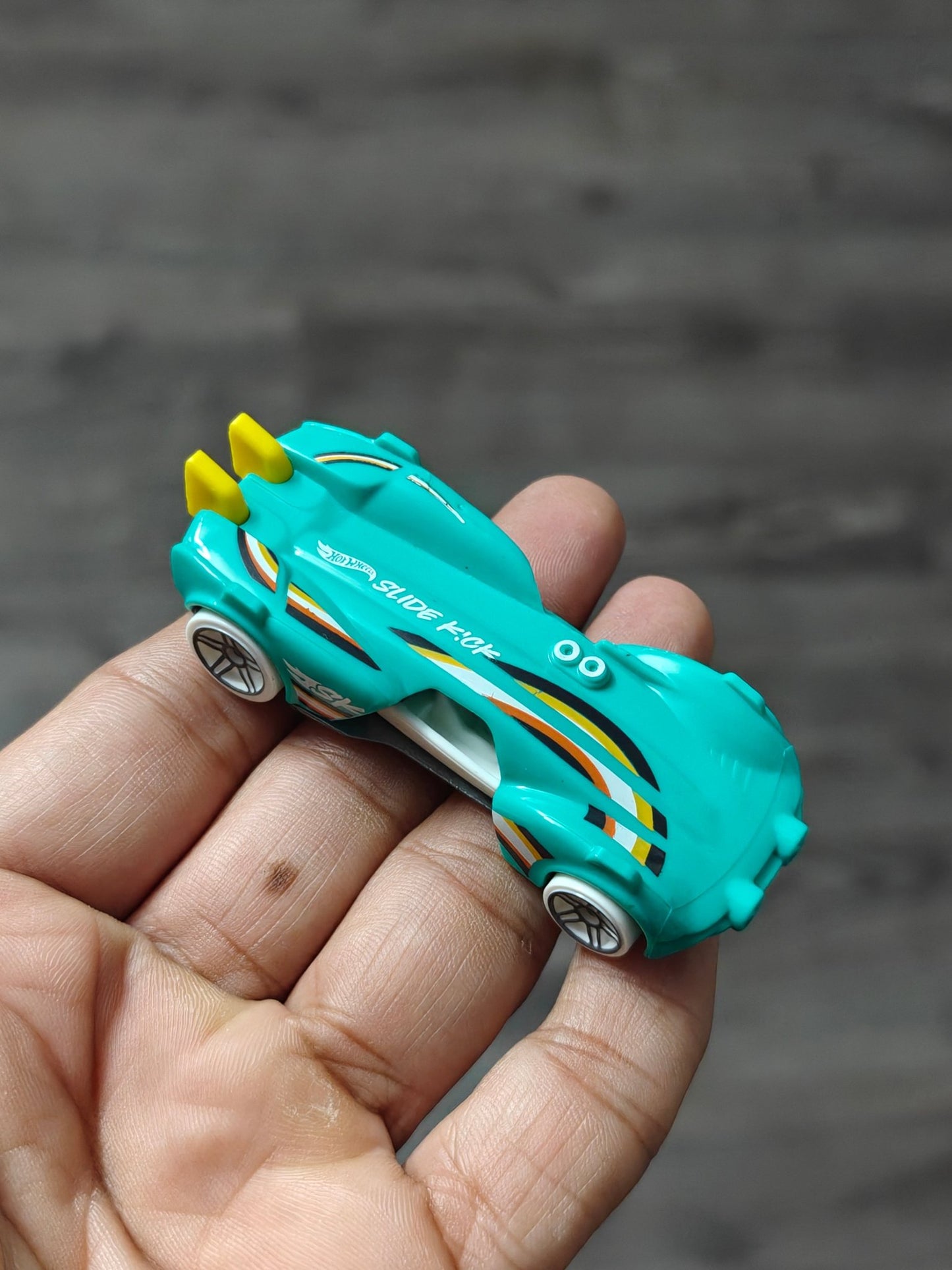 Hot Wheels Slide Kick (Uncarded - New) - Kinder Logs