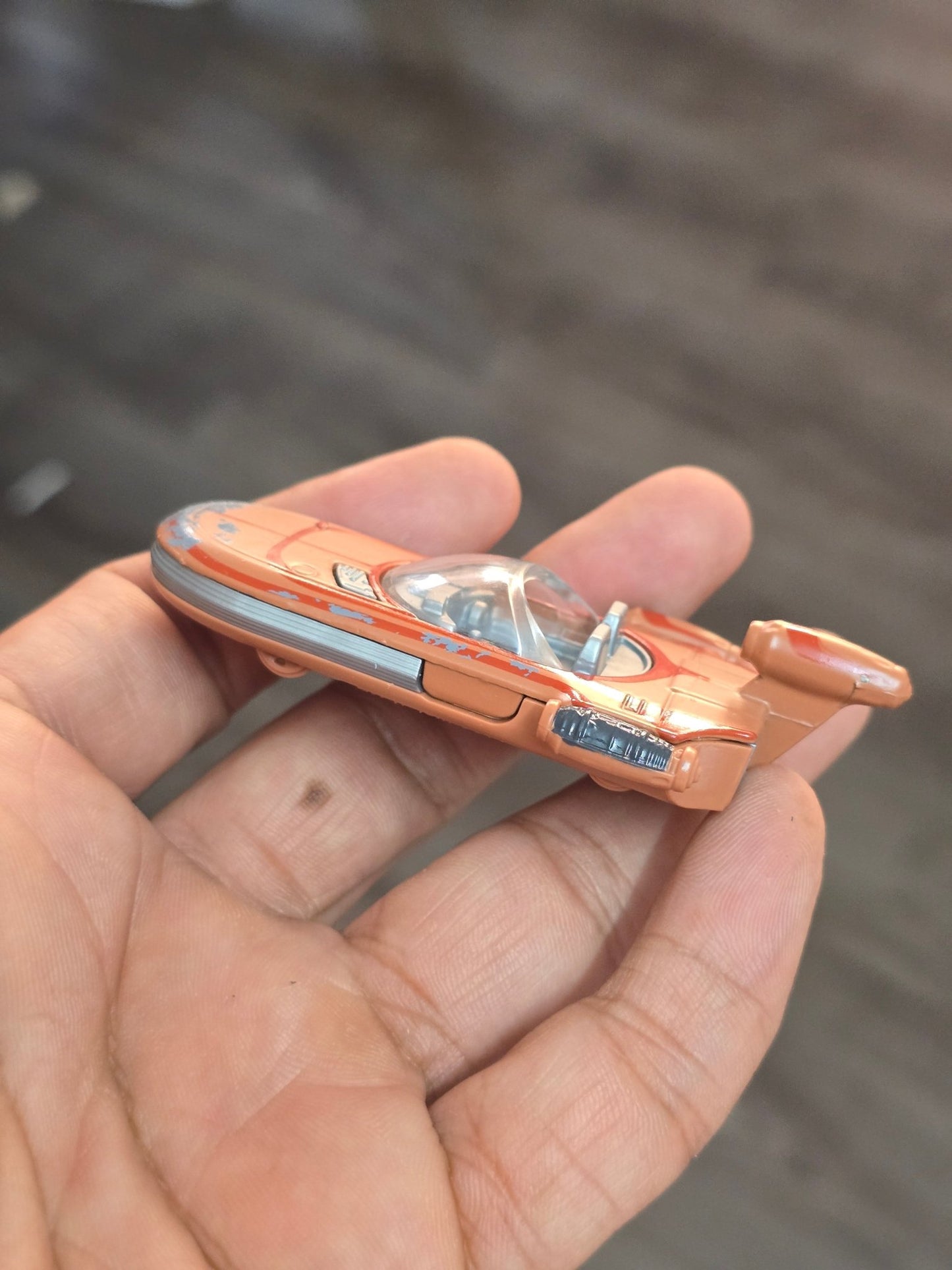 Hot Wheels Star Wars X - 34 Landspeeder (Uncarded - New) - Kinder Logs