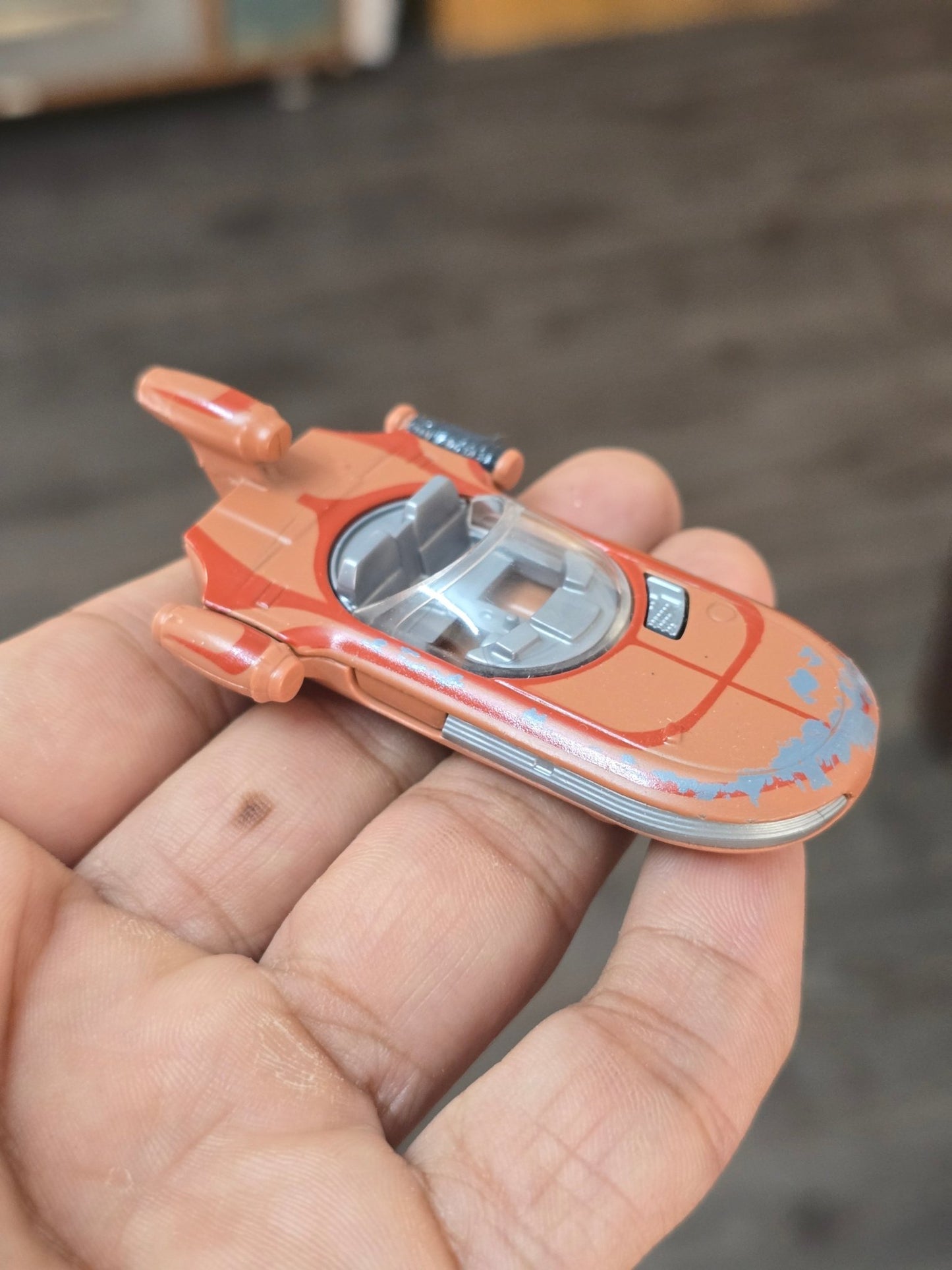 Hot Wheels Star Wars X - 34 Landspeeder (Uncarded - New) - Kinder Logs