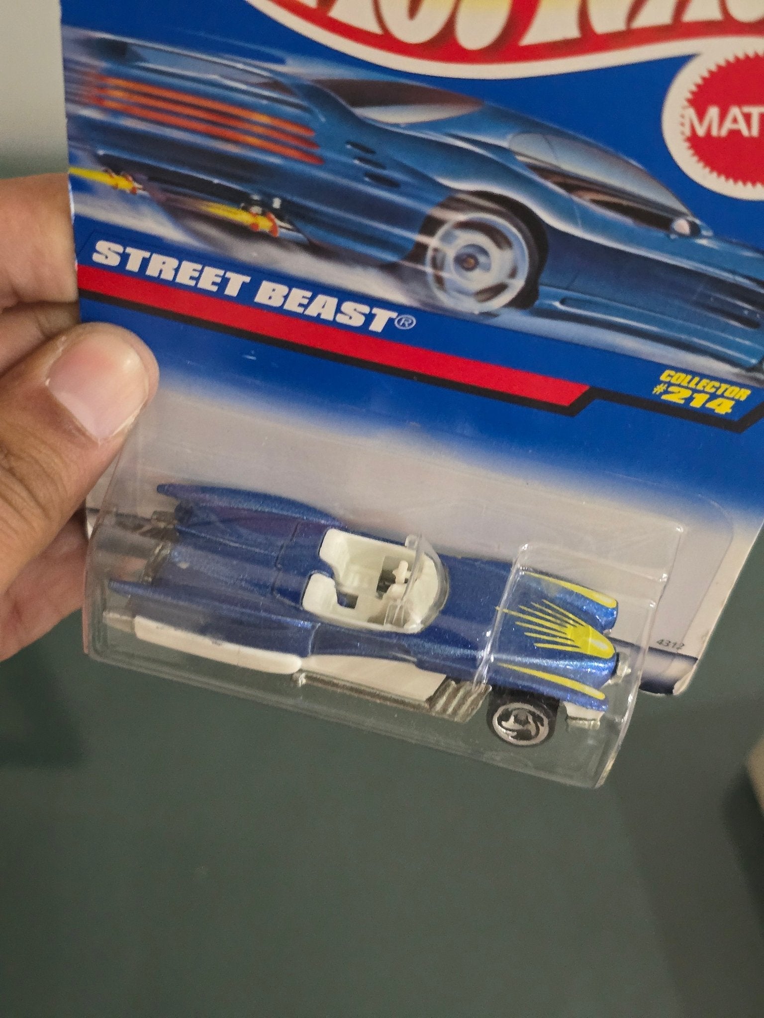 Hot Wheels Street Beast - Collector No. 214 - Kinder Logs