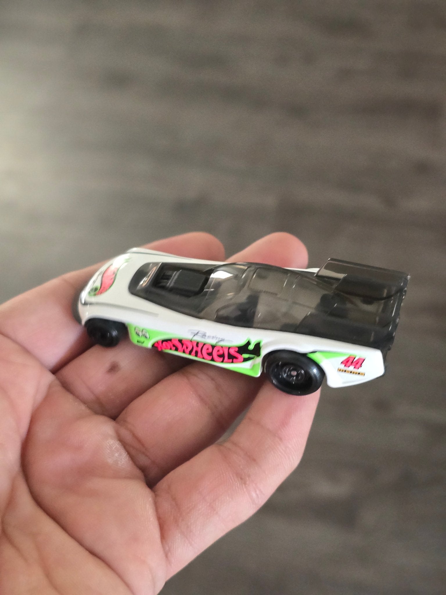 Hot Wheels Supercharged Car (Uncarded - New) - Kinder Logs