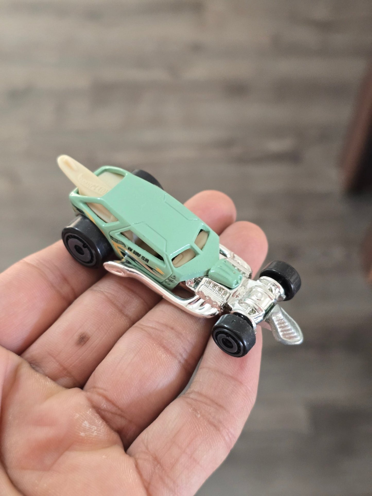 Hot Wheels Surf Crate (Uncarded - New) - Kinder Logs