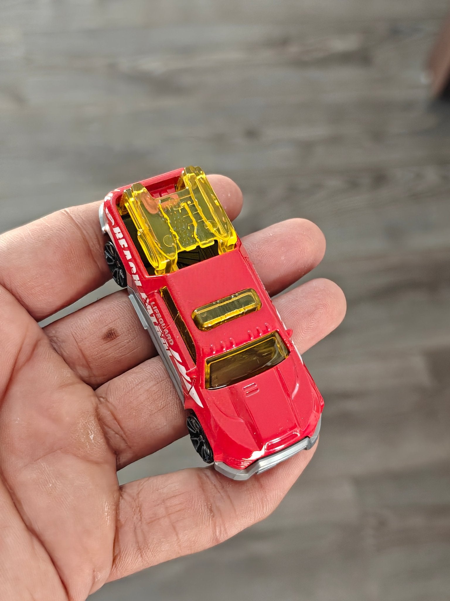 Hot Wheels Surf Duty Beach Patrol - Red (Uncarded - New) - Kinder Logs