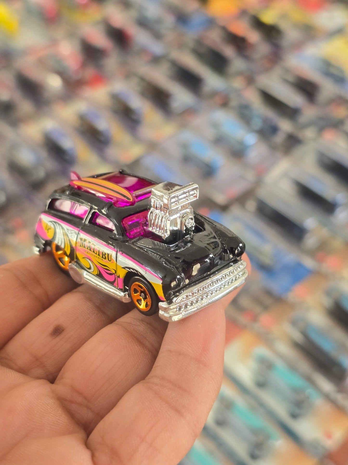 Hot Wheels Surf 'N' Turf Malibu (Uncarded) - Kinder Logs