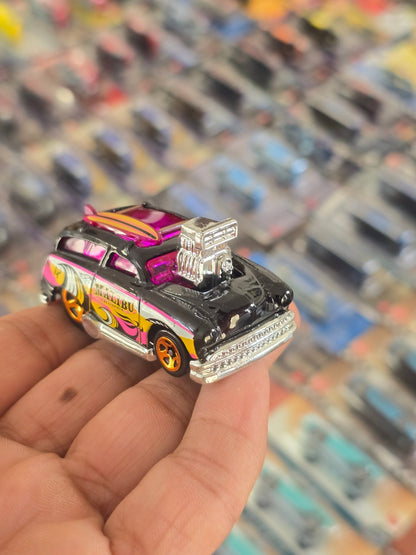 Hot Wheels Surf 'N' Turf Malibu (Uncarded) - Kinder Logs