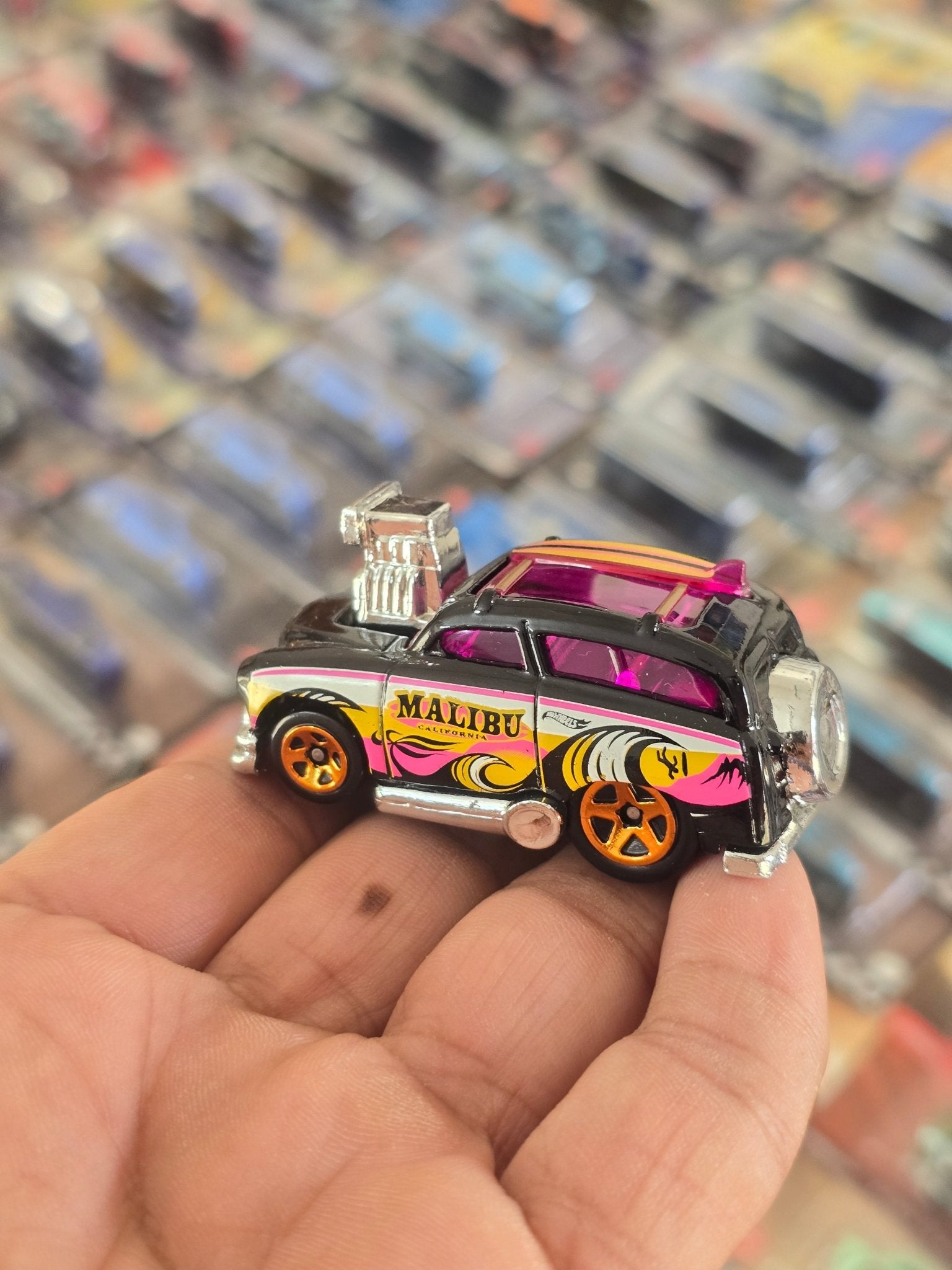Hot Wheels Surf 'N' Turf Malibu (Uncarded) - Kinder Logs