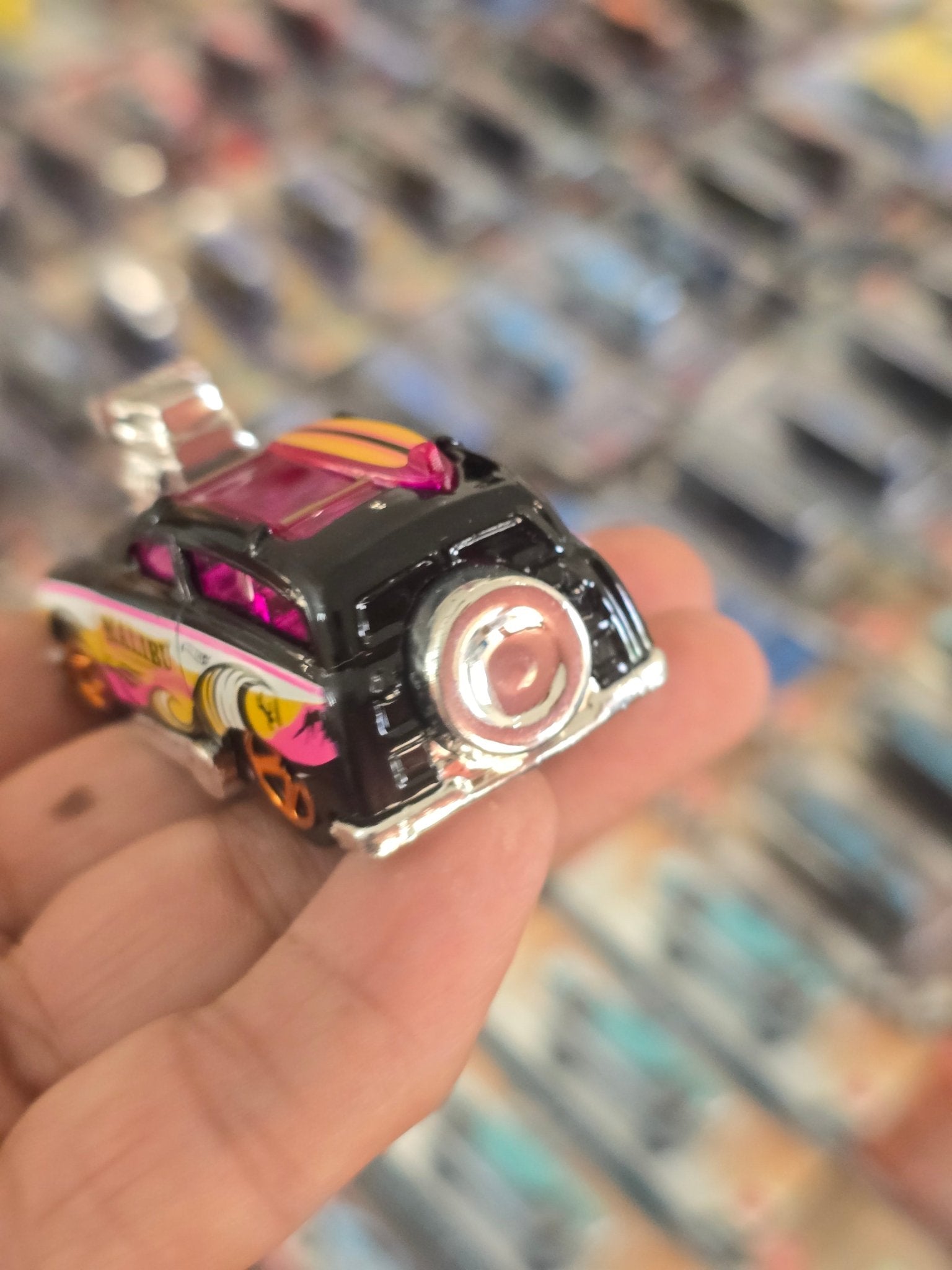 Hot Wheels Surf 'N' Turf Malibu (Uncarded) - Kinder Logs