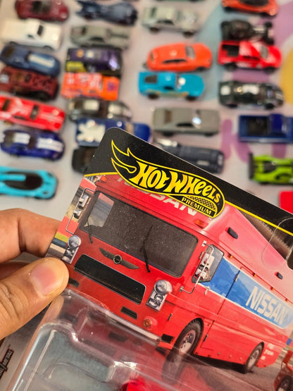 Hot Wheels Team Transport Euro Hauler and 1994 Nissan 300 ZX GTS - Kinder Logs